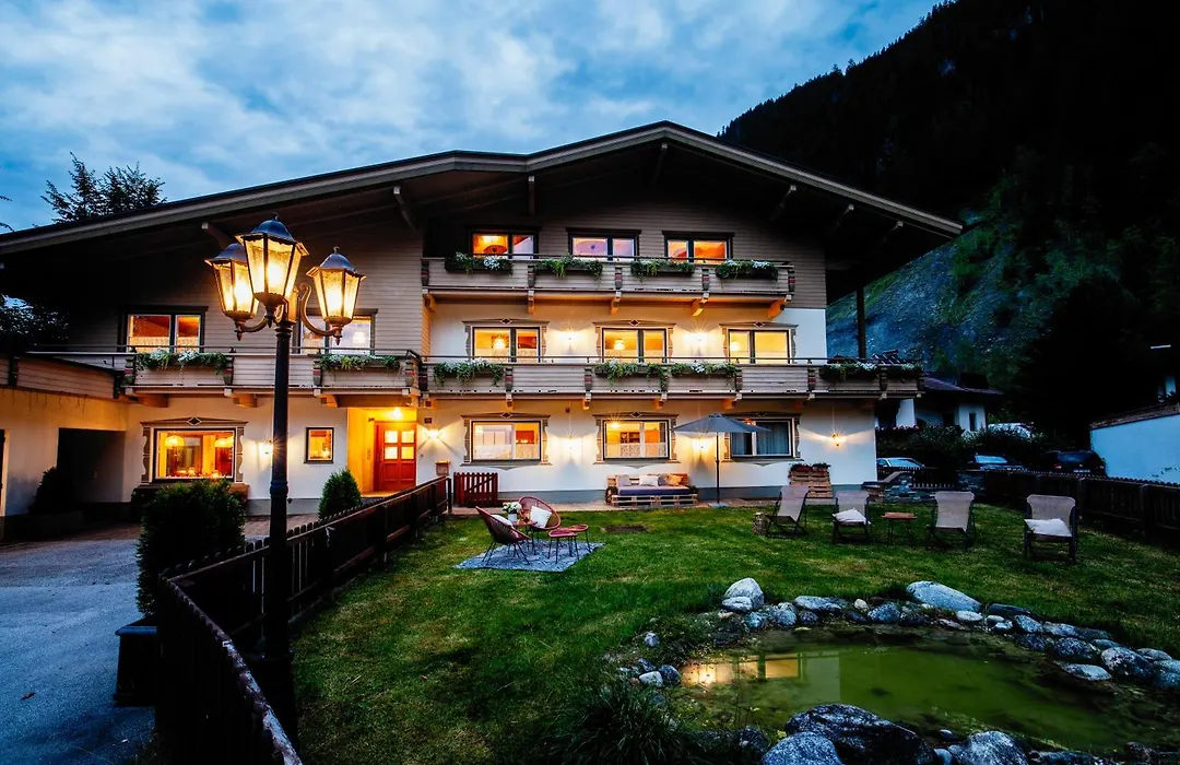 Pinetree Lodge Mayrhofen-1